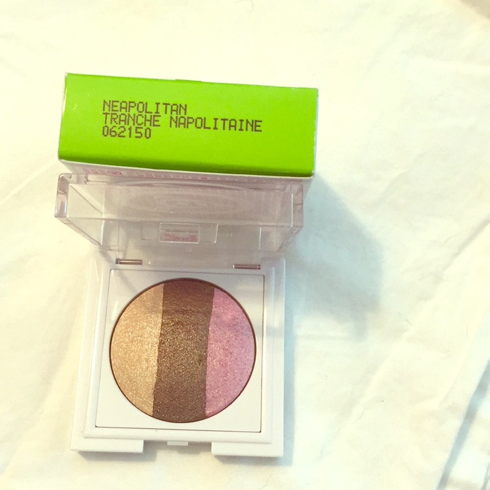 Neapolitan eyeshadow trio